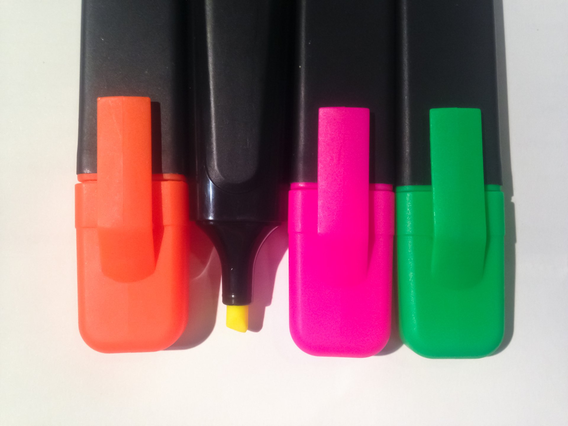 Khám phá những điều đặc biệt xung quanh chiếc bút dạ quang