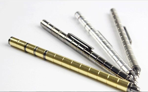 Bút bi nam châm polar pen có thể làm được những gì?